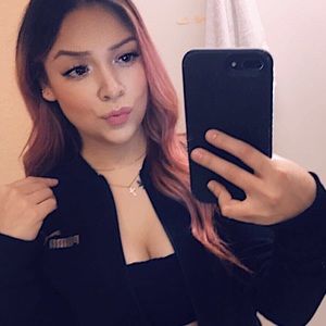 Meet your Posher, Yadira